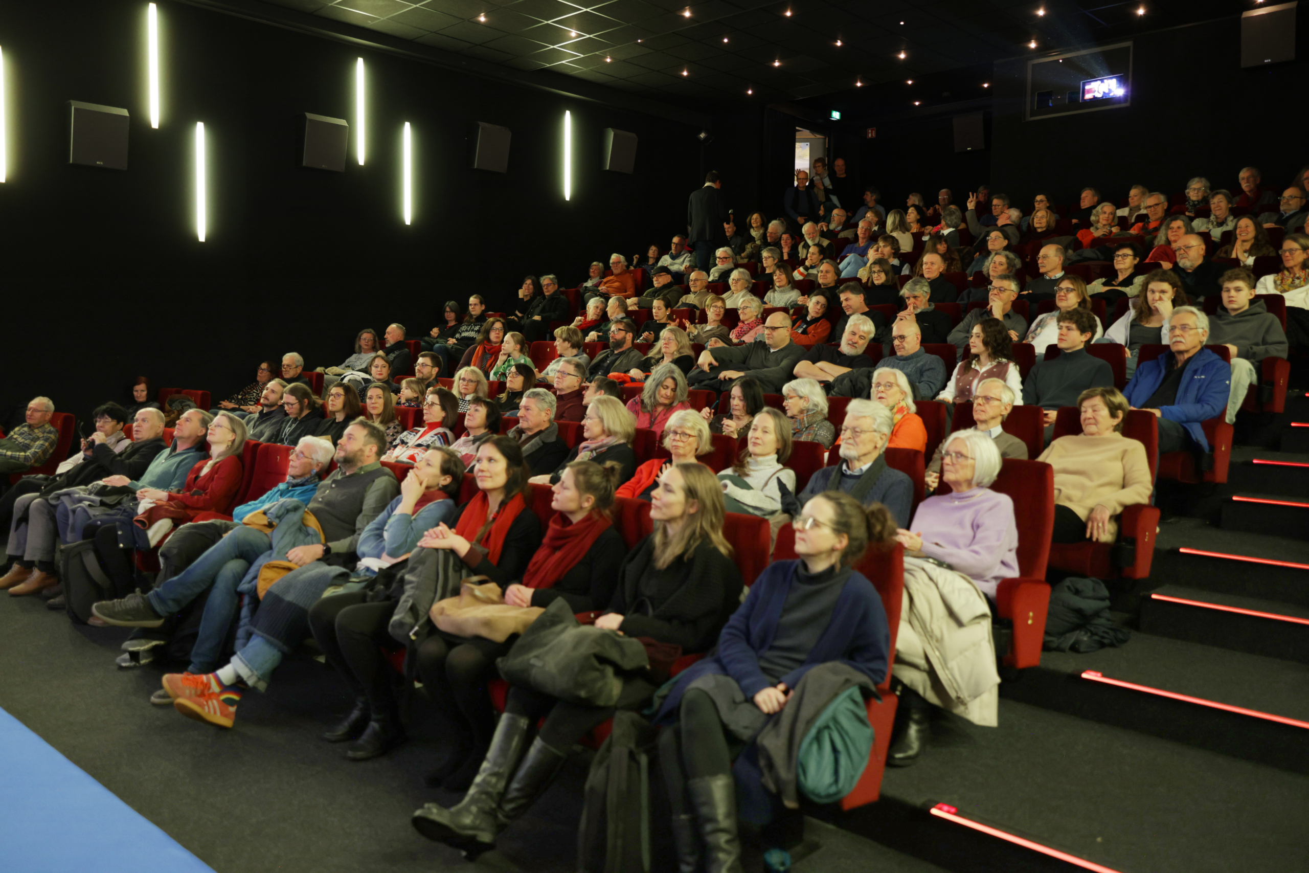 Filmpremiere des Dokumentarfilms „Welt an der Würm – Fremde Heimat“ im Kino Breitwand Gauting